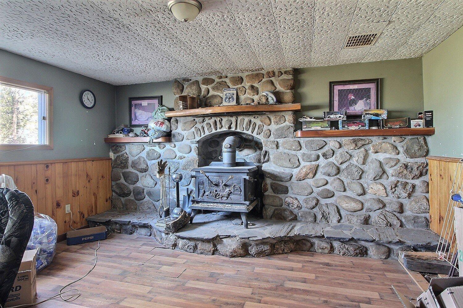 









15240


Route 143

,
Stanstead-Est,




QC
J0B1C0

