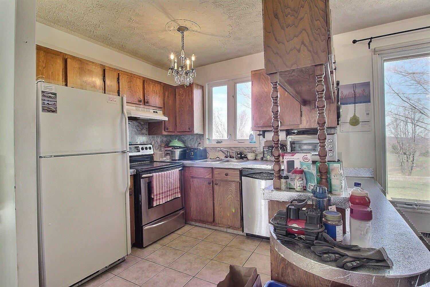 









15240


Route 143

,
Stanstead-Est,




QC
J0B1C0

