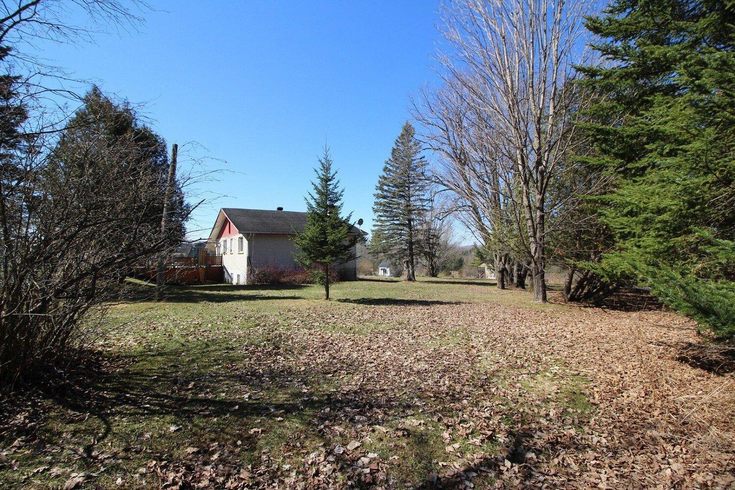 









15240


Route 143

,
Stanstead-Est,




QC
J0B1C0

