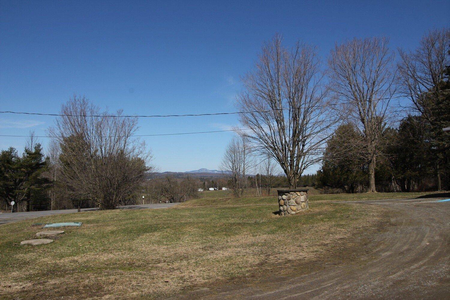 









15240


Route 143

,
Stanstead-Est,




QC
J0B1C0

