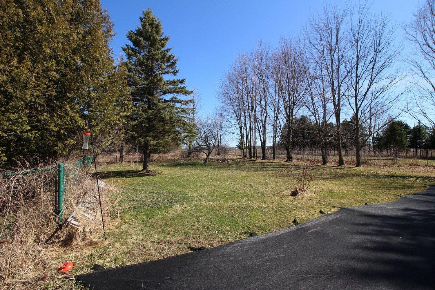 









15240


Route 143

,
Stanstead-Est,




QC
J0B1C0


