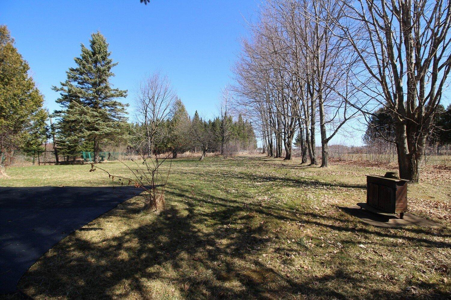 









15240


Route 143

,
Stanstead-Est,




QC
J0B1C0

