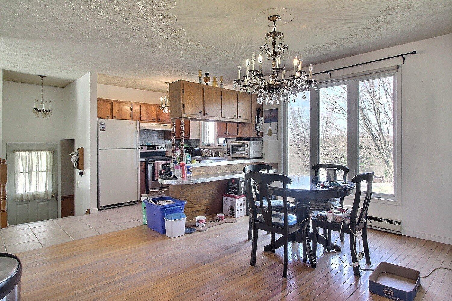 









15240


Route 143

,
Stanstead-Est,




QC
J0B1C0

