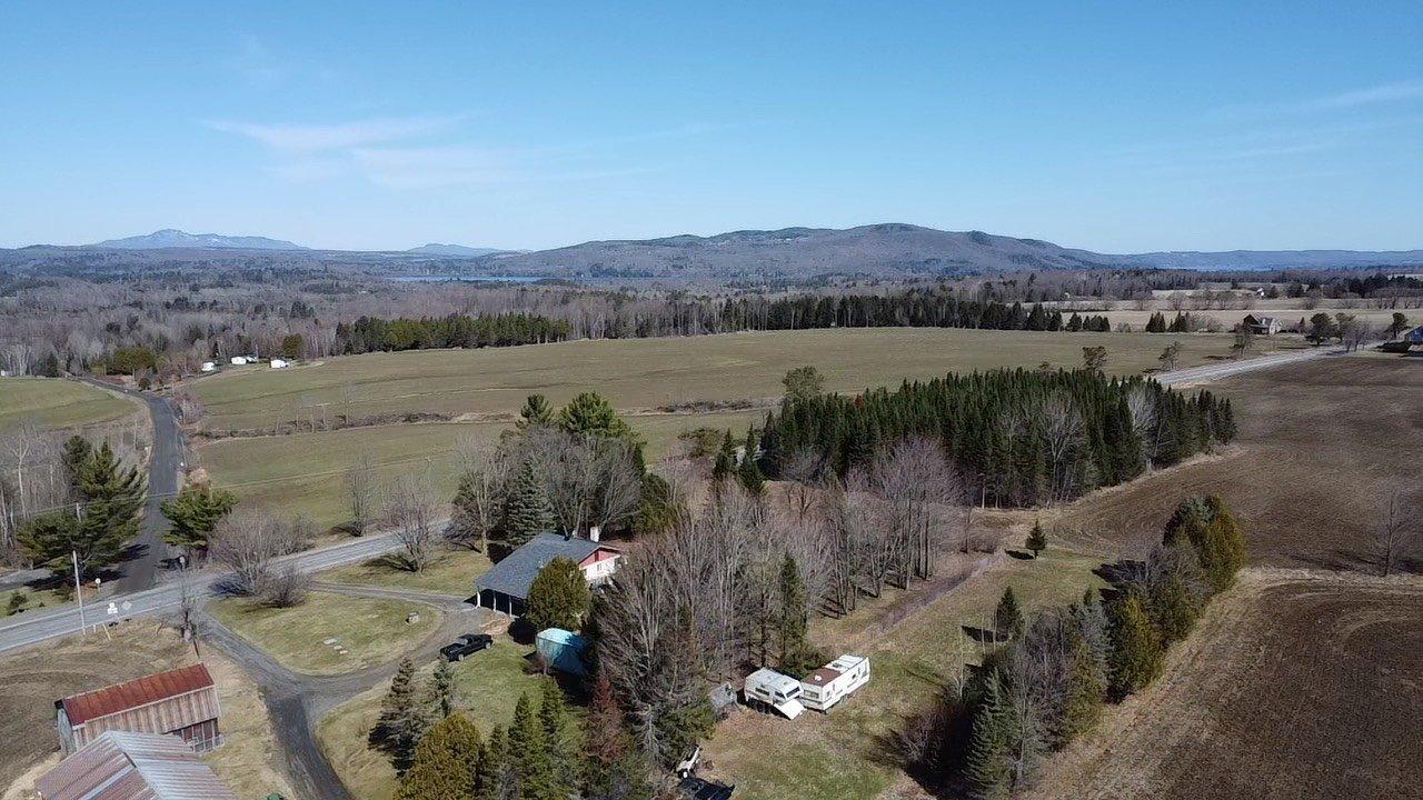 









15240


Route 143

,
Stanstead-Est,




QC
J0B1C0

