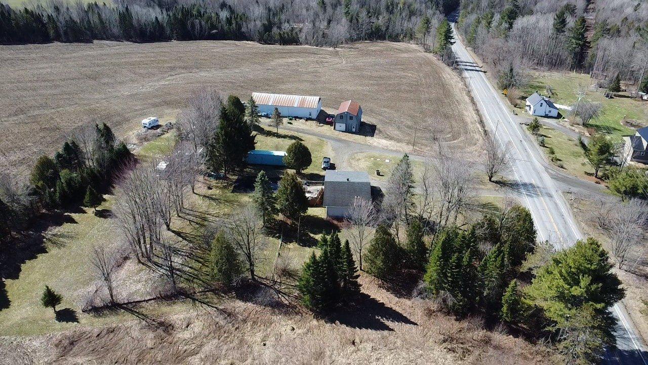 









15240


Route 143

,
Stanstead-Est,




QC
J0B1C0

