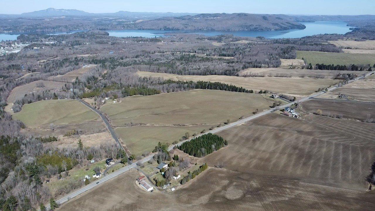 









15240


Route 143

,
Stanstead-Est,




QC
J0B1C0


