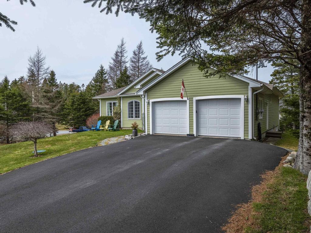 












2 Deer Run

,
Glen Haven,




NS
B3Z 2S4

