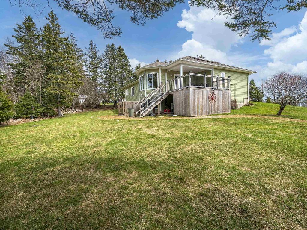 












2 Deer Run

,
Glen Haven,




NS
B3Z 2S4

