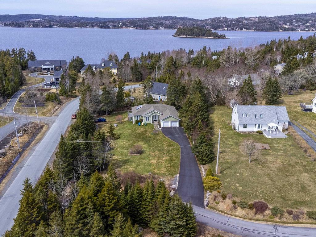 












2 Deer Run

,
Glen Haven,




NS
B3Z 2S4

