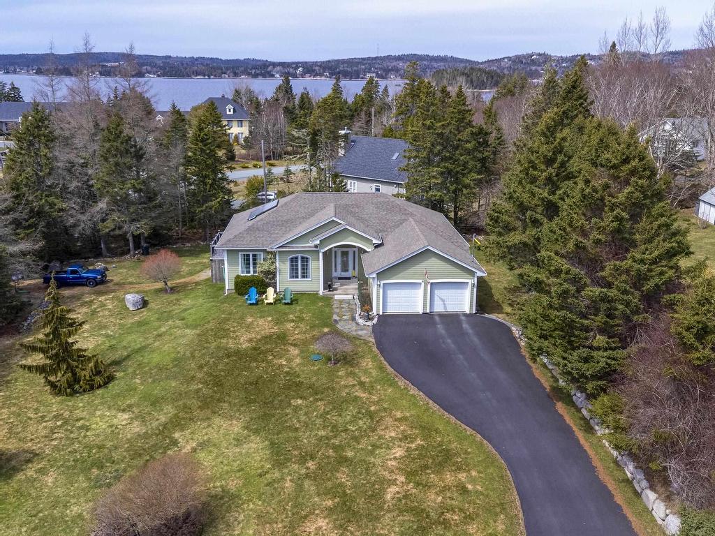 












2 Deer Run

,
Glen Haven,




NS
B3Z 2S4

