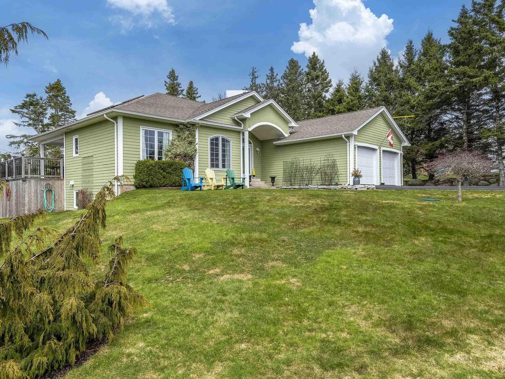 












2 Deer Run

,
Glen Haven,




NS
B3Z 2S4

