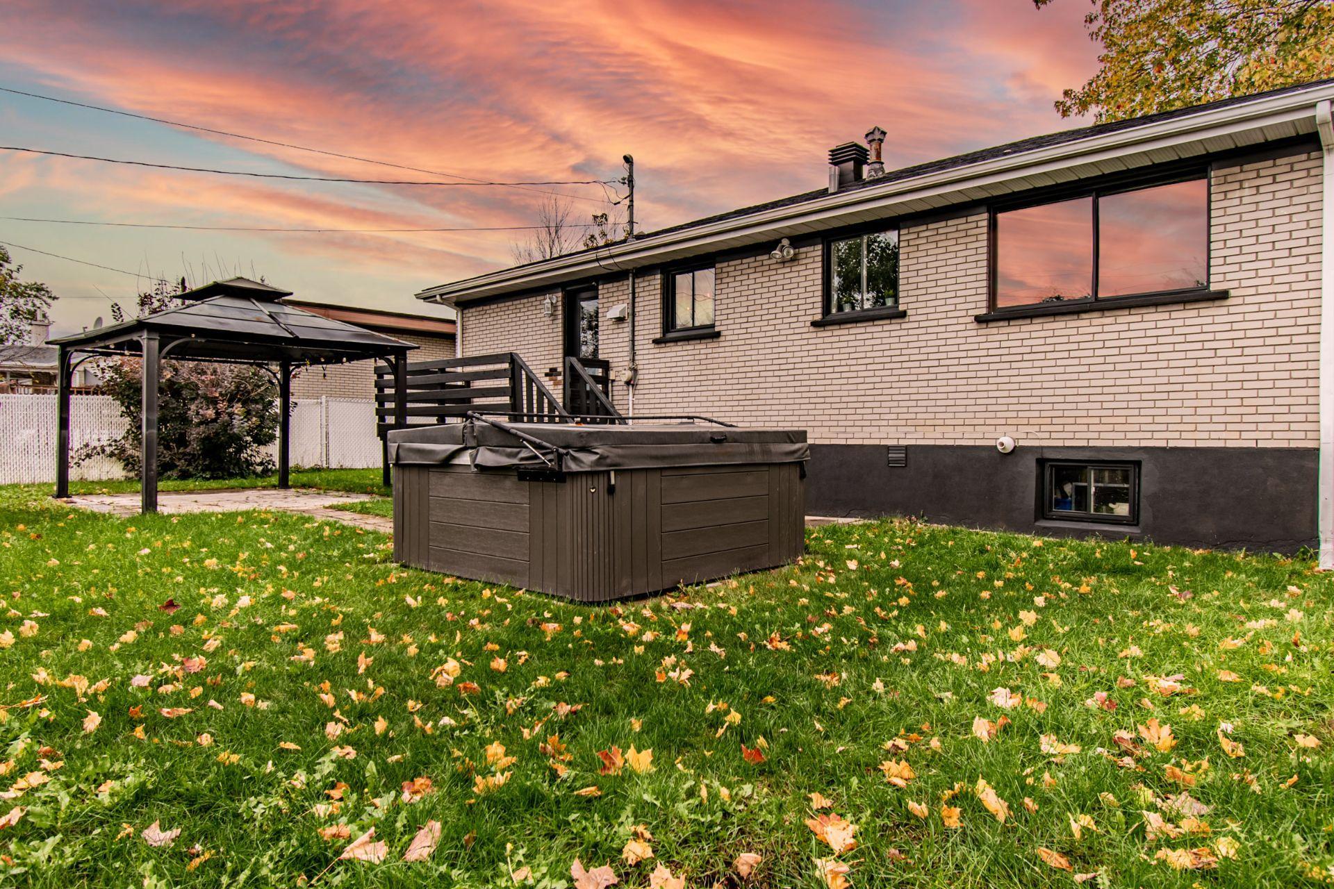 









2634


Rue de Dieppe

,
Longueuil (Le Vieux-Longueuil),




QC
J4L2K5

