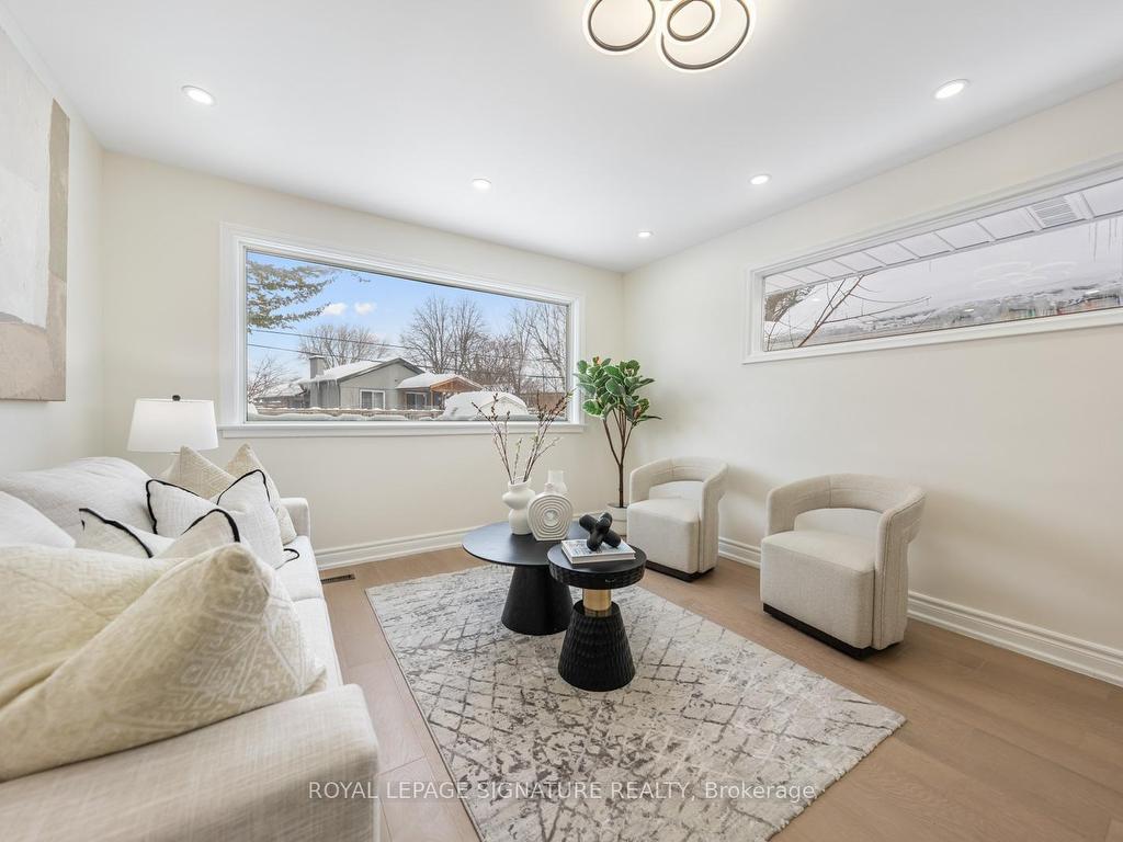 









38


Deerfield

Road,
Toronto,




ON
M1K 4X1

