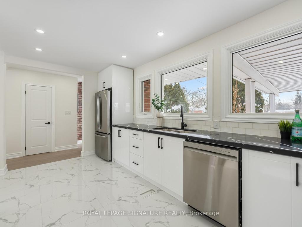 









38


Deerfield

Road,
Toronto,




ON
M1K 4X1

