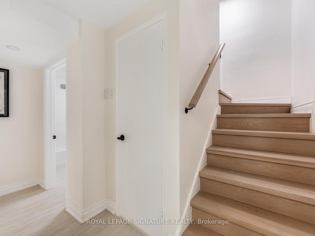 









38


Deerfield

Road,
Toronto,




ON
M1K 4X1

