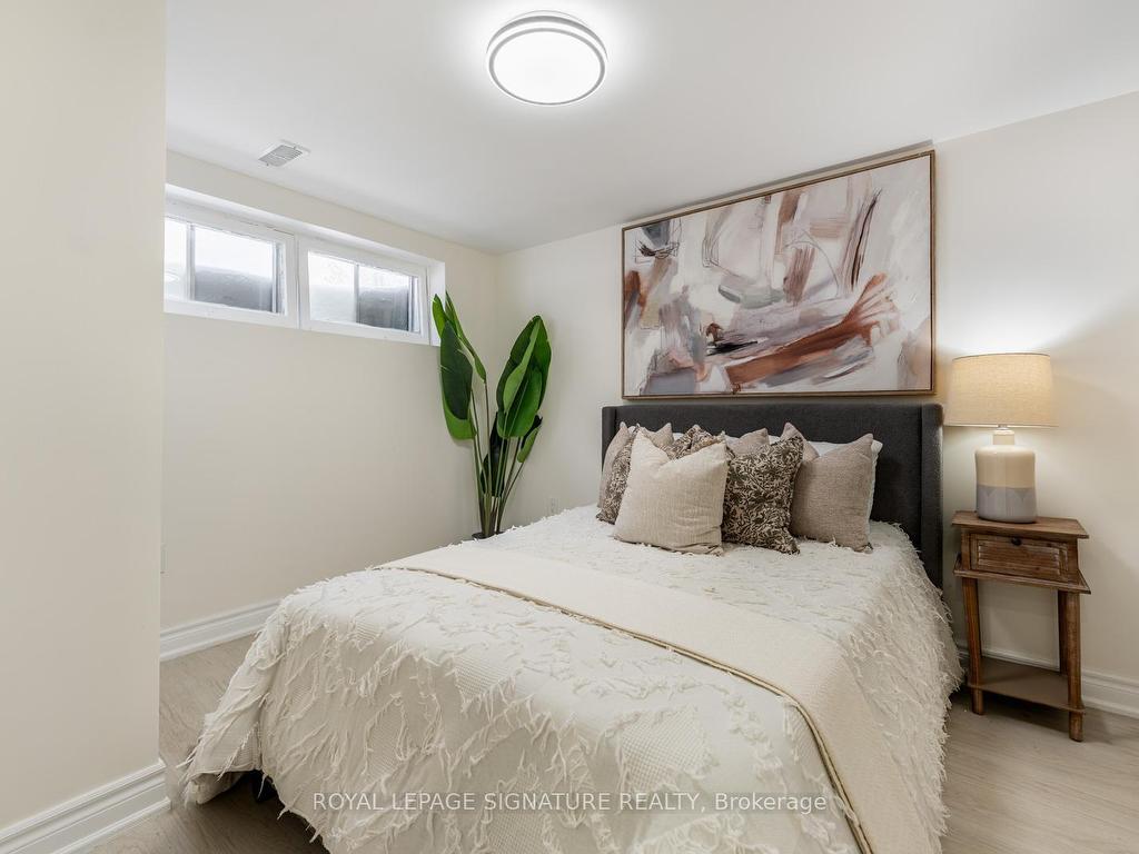 









38


Deerfield

Road,
Toronto,




ON
M1K 4X1

