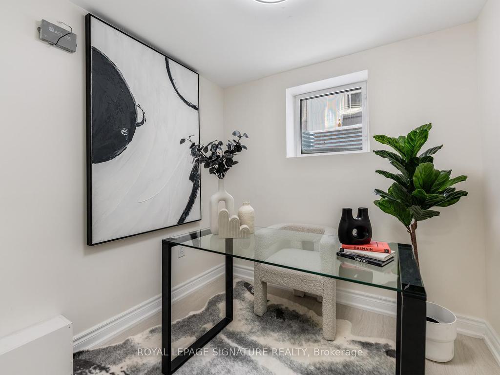 









38


Deerfield

Road,
Toronto,




ON
M1K 4X1

