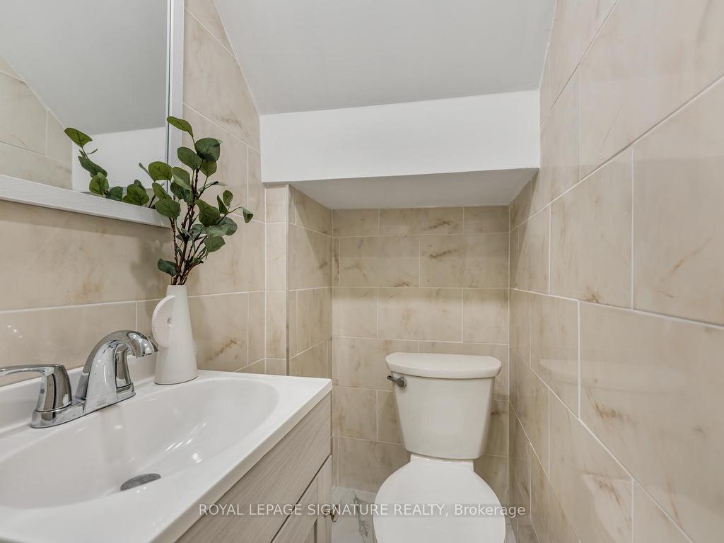 









38


Deerfield

Road,
Toronto,




ON
M1K 4X1

