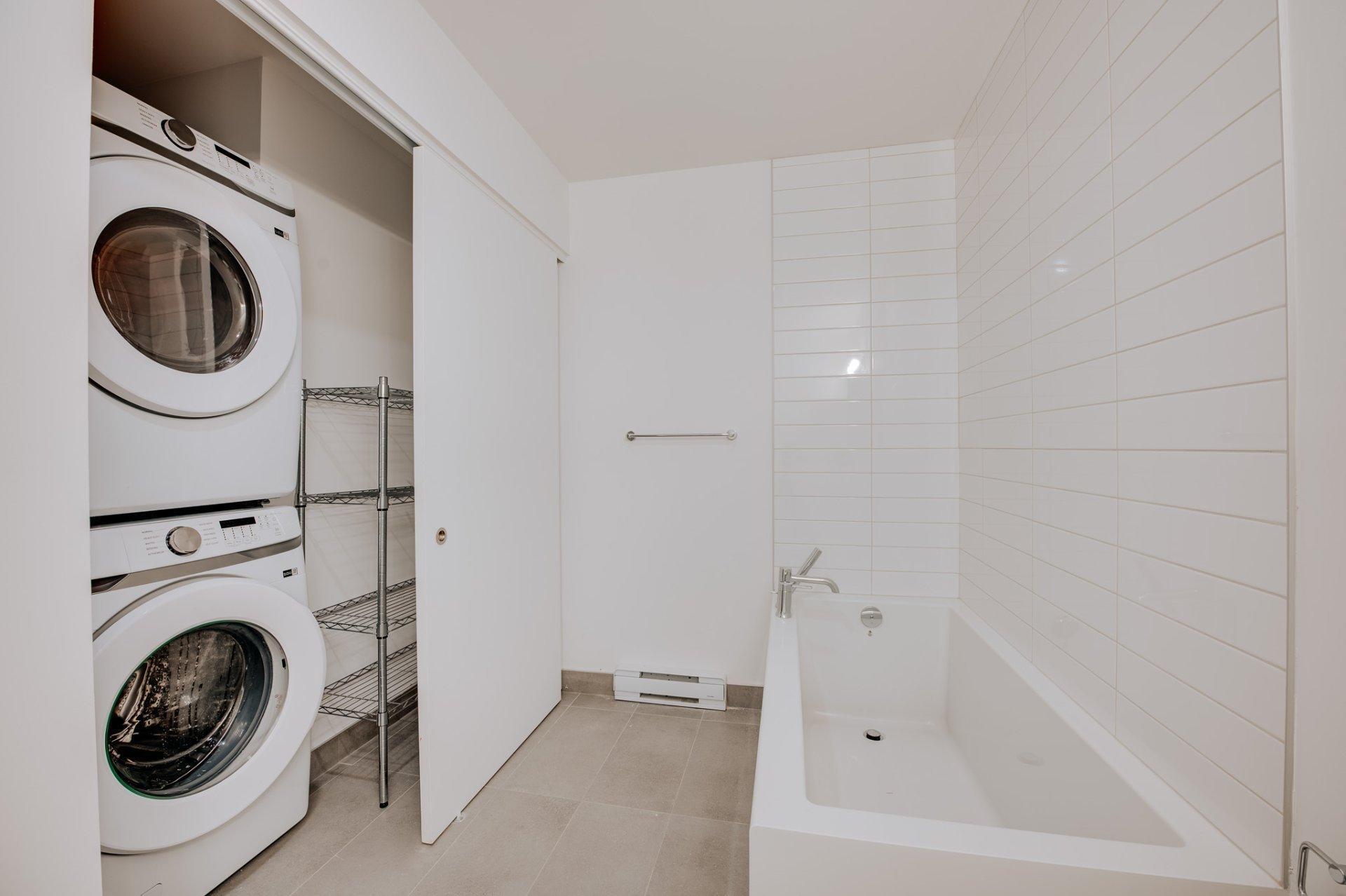 









3155


Av. Parkville

, 306,
Montréal (Mercier/Hochelaga-Maisonneuve),




QC
H1N0E7

