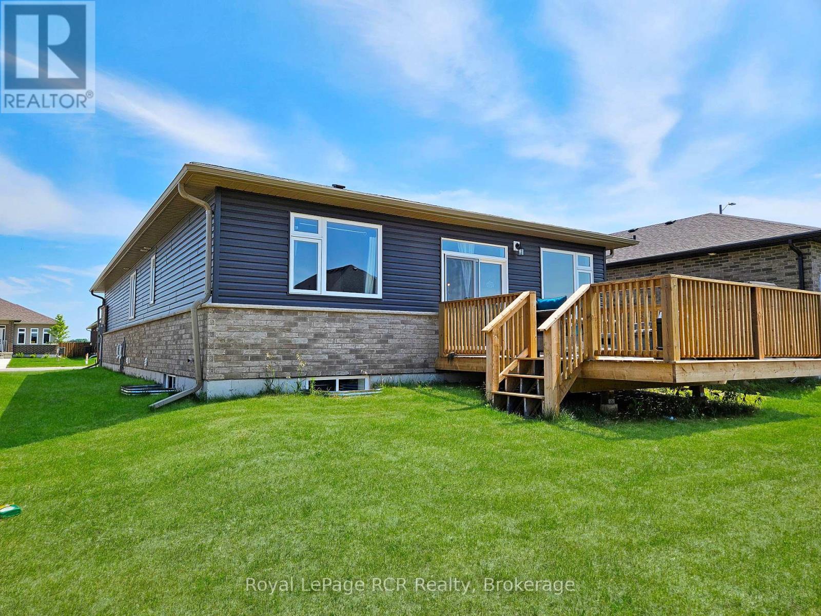 












360 MARY ROSE AVENUE

,
Saugeen Shores,




Ontario
N0H2C3

