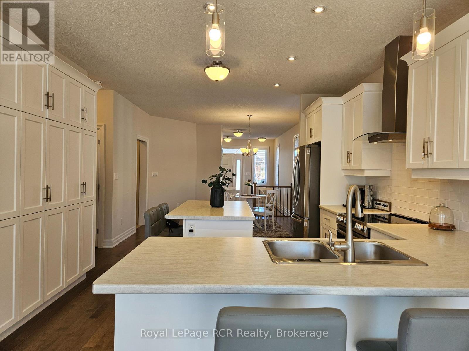 












360 MARY ROSE AVENUE

,
Saugeen Shores,




Ontario
N0H2C3

