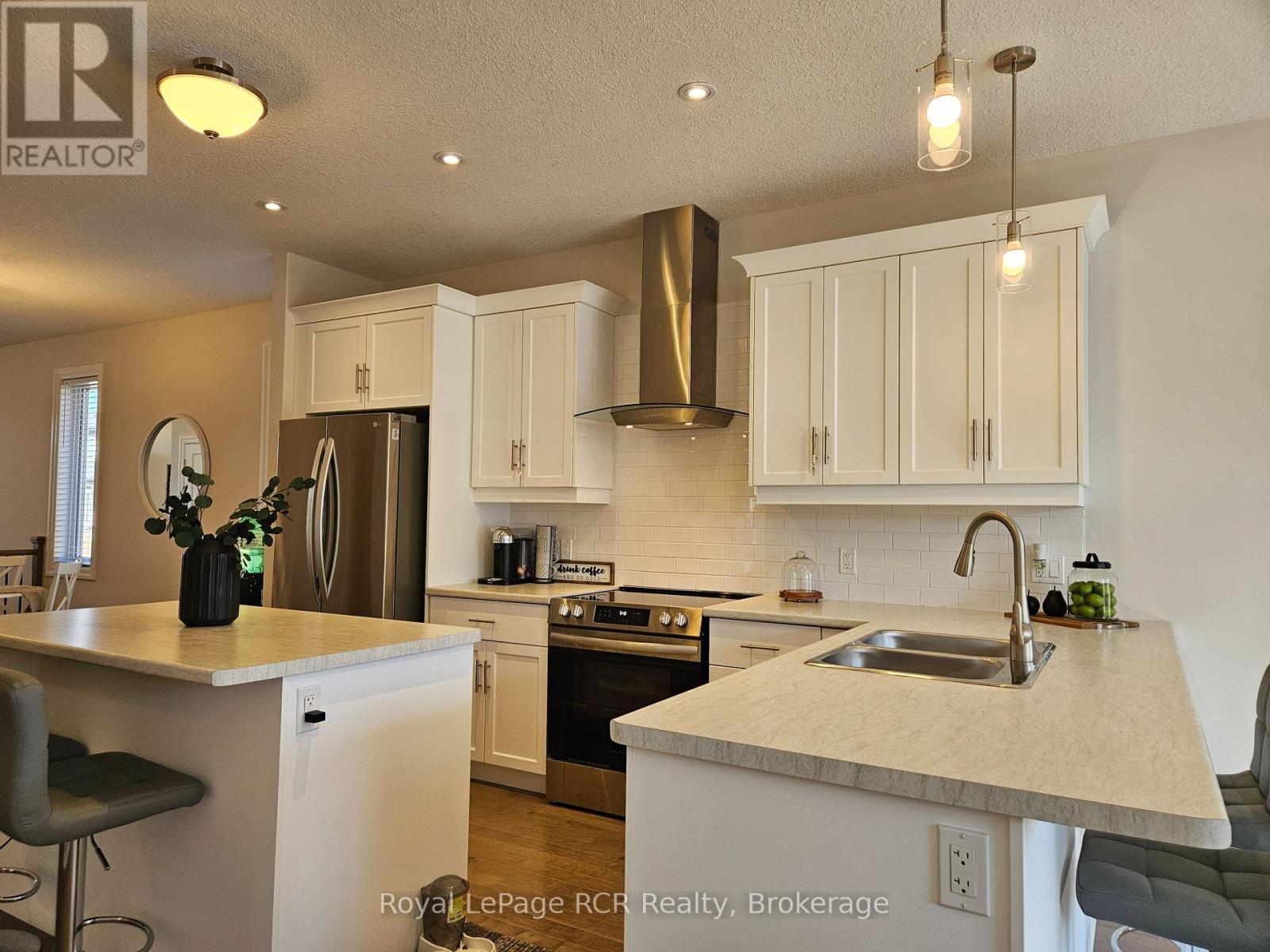 












360 MARY ROSE AVENUE

,
Saugeen Shores,




Ontario
N0H2C3

