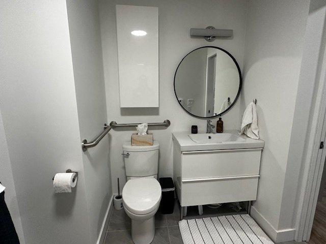 









2175


Rue De Champlain

, 3,
Montréal (Ville-Marie),




QC
H2L2T1

