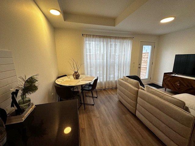 









2175


Rue De Champlain

, 3,
Montréal (Ville-Marie),




QC
H2L2T1


