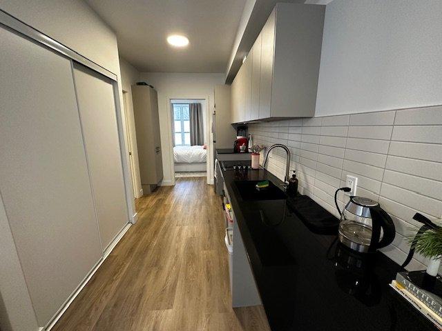 









2175


Rue De Champlain

, 3,
Montréal (Ville-Marie),




QC
H2L2T1

