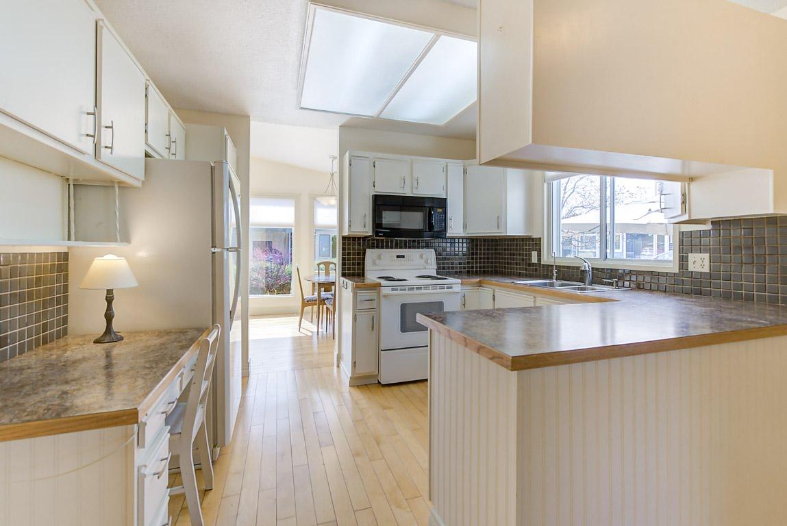









1255


Raymer

Avenue, 111,
Kelowna,




BC
V1W 3S3

