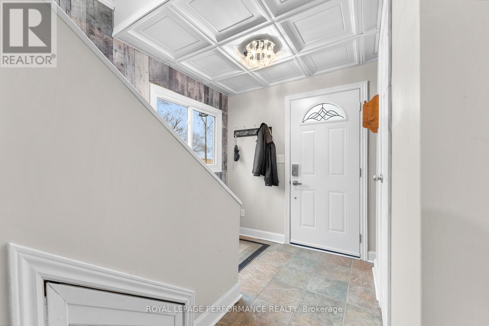 












1930 SUNBURY ROAD

,
Frontenac (Frontenac South),




Ontario
K0H1X0

