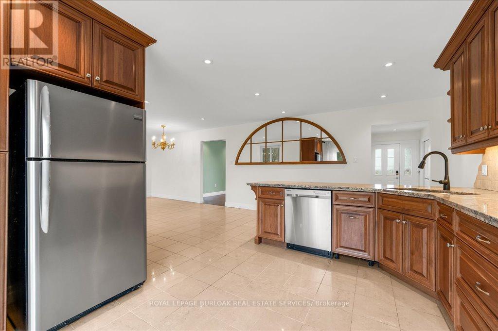 












337 HIGHWAY 52 N

,
Hamilton,




Ontario
L0R1T0

