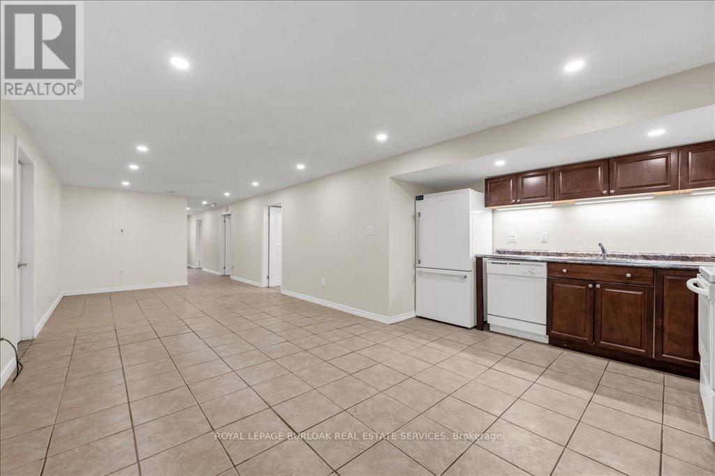 












337 HIGHWAY 52 N

,
Hamilton,




Ontario
L0R1T0

