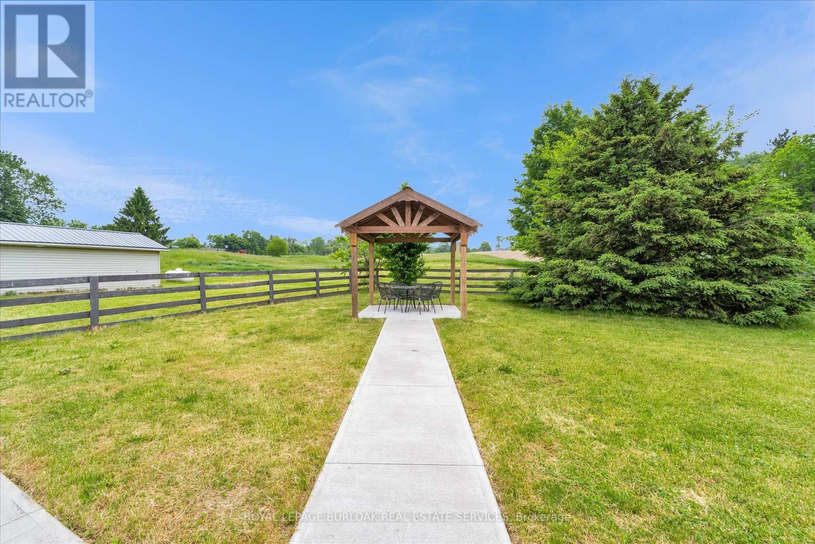 












337 HIGHWAY 52 N

,
Hamilton,




Ontario
L0R1T0

