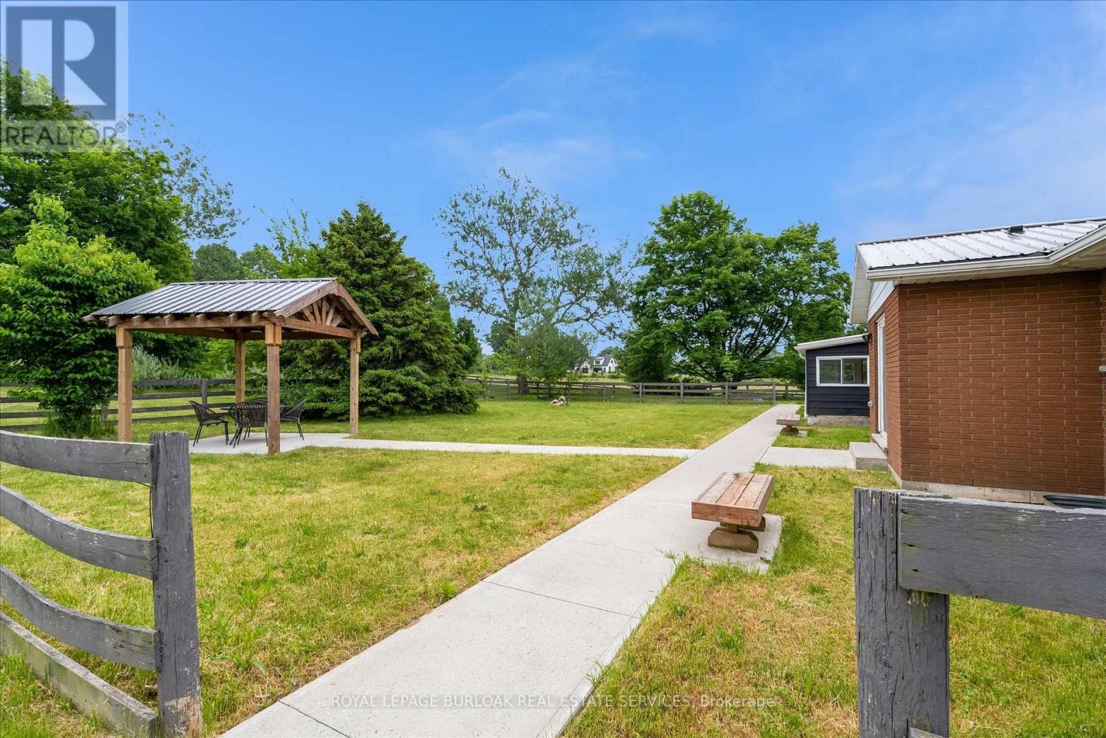 












337 HIGHWAY 52 N

,
Hamilton,




Ontario
L0R1T0

