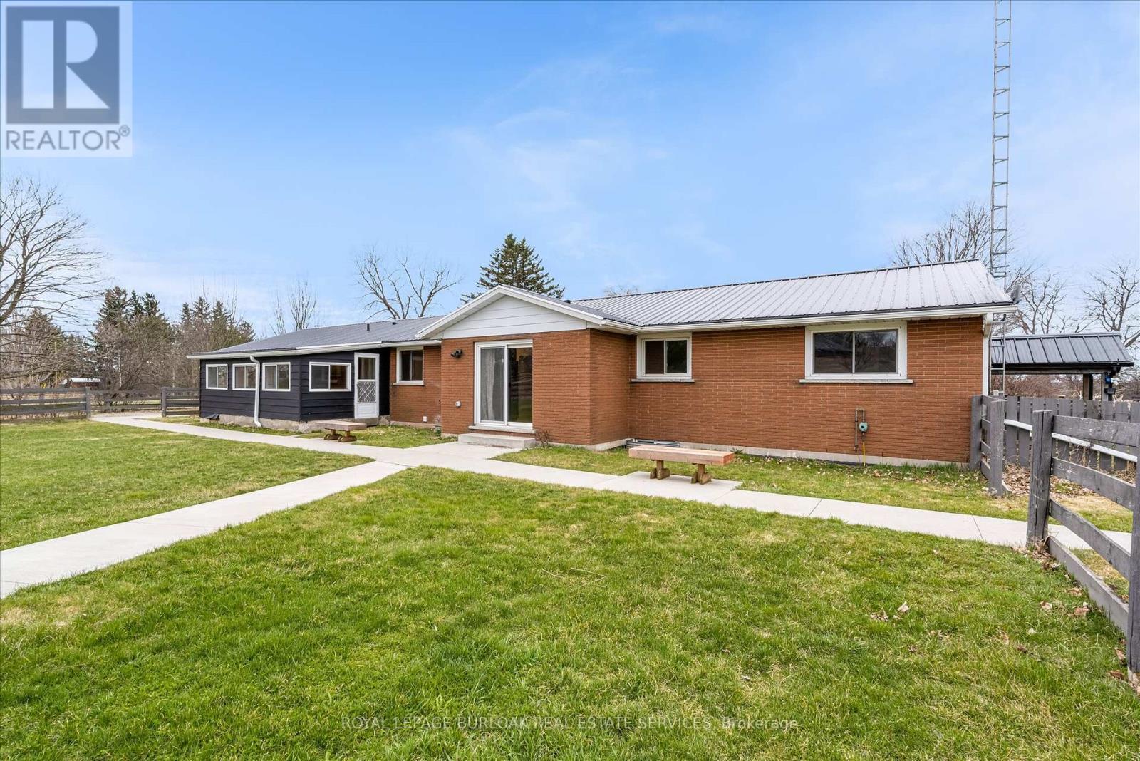 












337 HIGHWAY 52 N

,
Hamilton,




Ontario
L0R1T0

