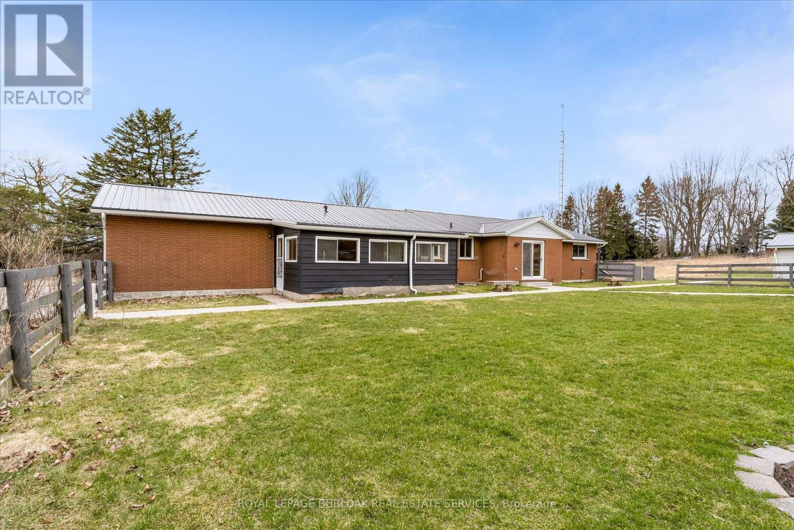 












337 HIGHWAY 52 N

,
Hamilton,




Ontario
L0R1T0

