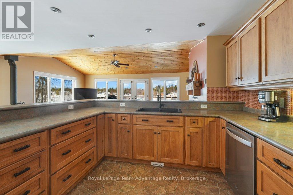 












56 GRANITE ROAD N

,
The Archipelago (Archipelago North),




Ontario
P0G1K0

