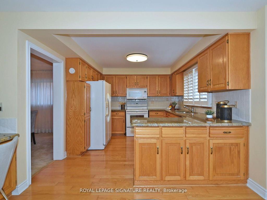 









65


Long Island

Crescent,
Markham,




ON
L3P 7M1

