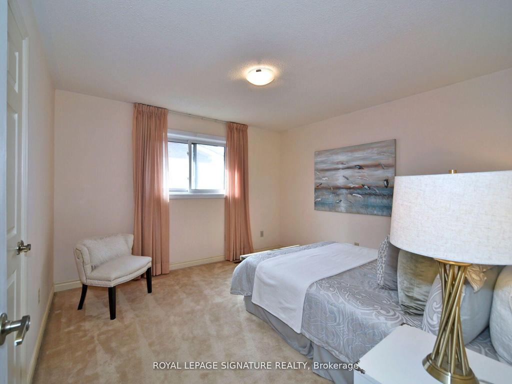 









65


Long Island

Crescent,
Markham,




ON
L3P 7M1

