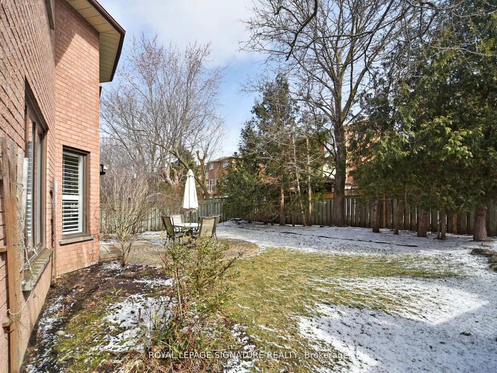 









65


Long Island

Crescent,
Markham,




ON
L3P 7M1

