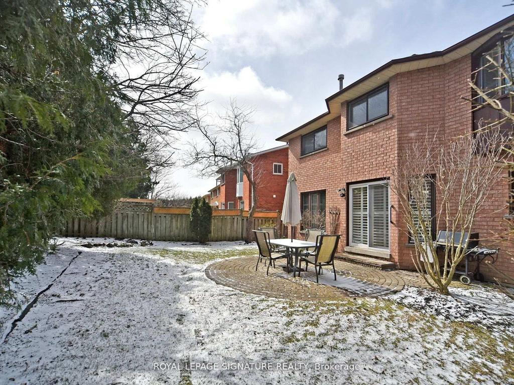 









65


Long Island

Crescent,
Markham,




ON
L3P 7M1

