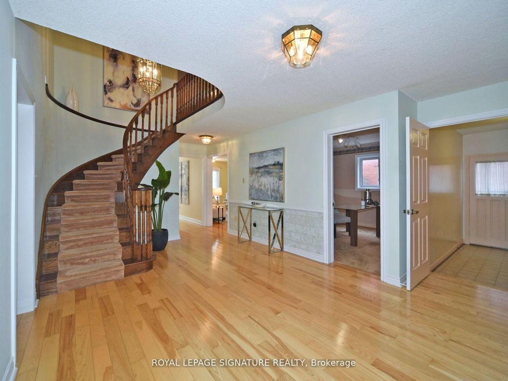 









65


Long Island

Crescent,
Markham,




ON
L3P 7M1

