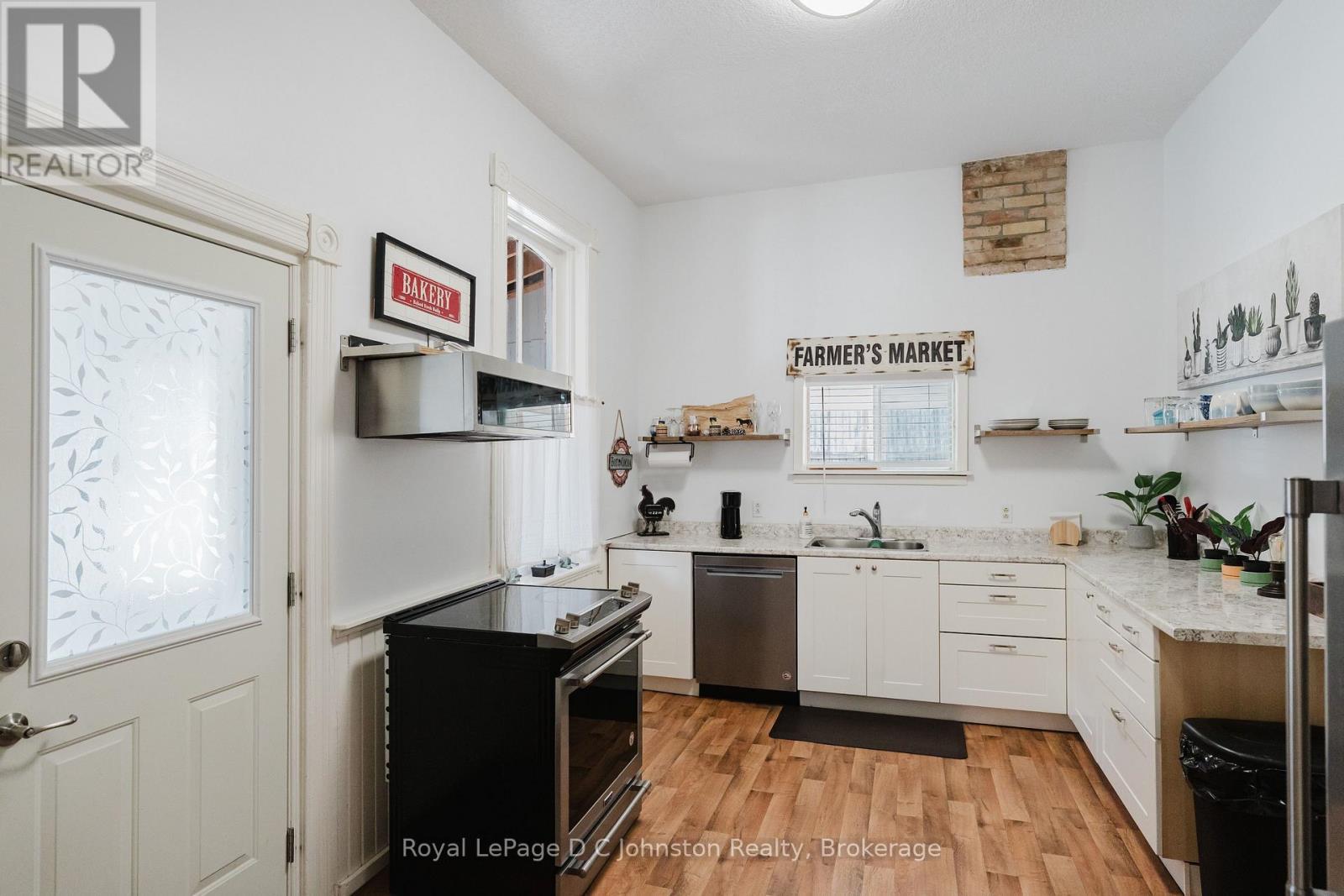 












SW - 83 3RD STREET

,
Arran-Elderslie,




Ontario
N0G1L0

