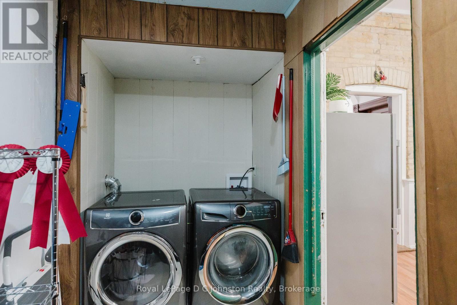 












SW - 83 3RD STREET

,
Arran-Elderslie,




Ontario
N0G1L0

