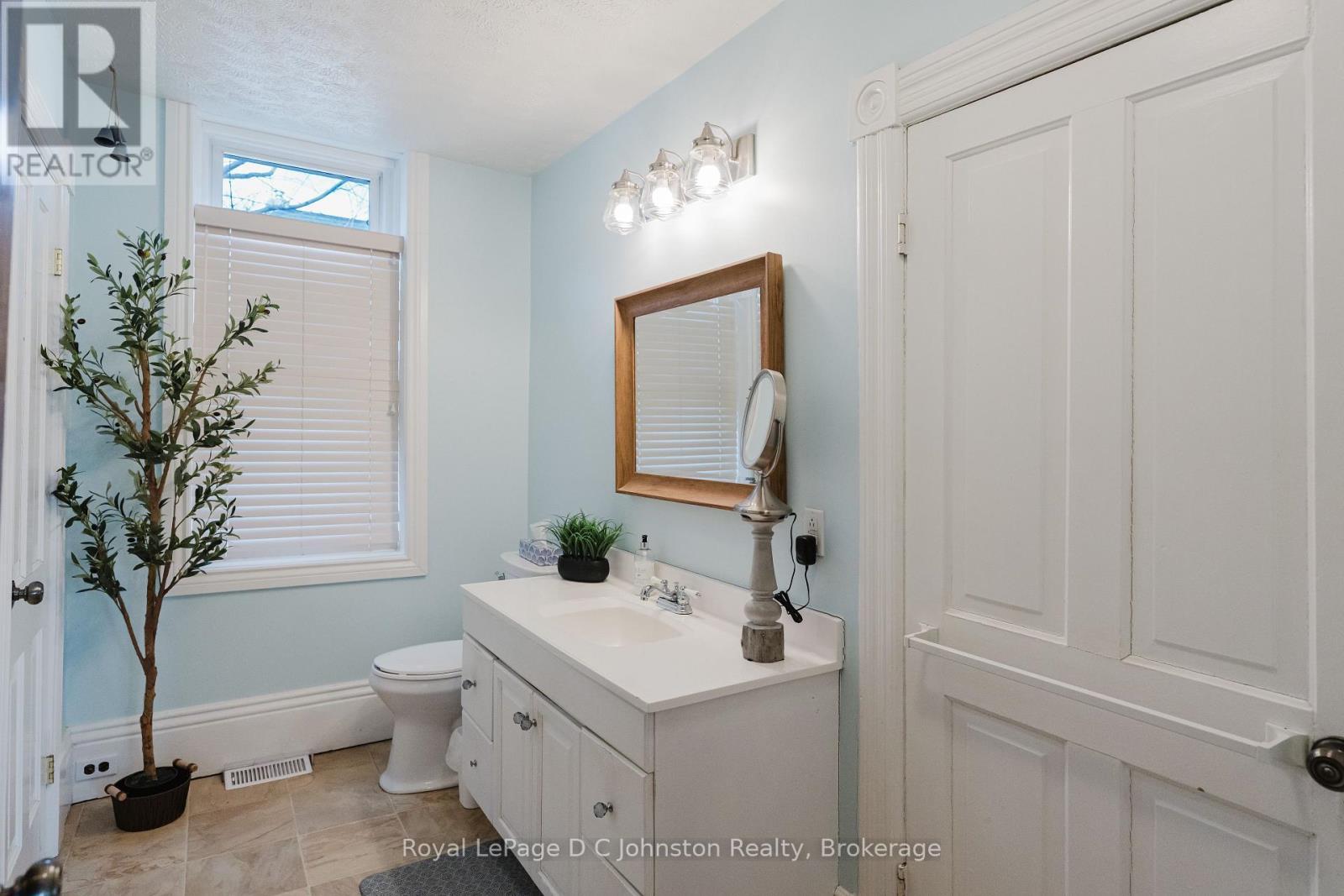 












SW - 83 3RD STREET

,
Arran-Elderslie,




Ontario
N0G1L0

