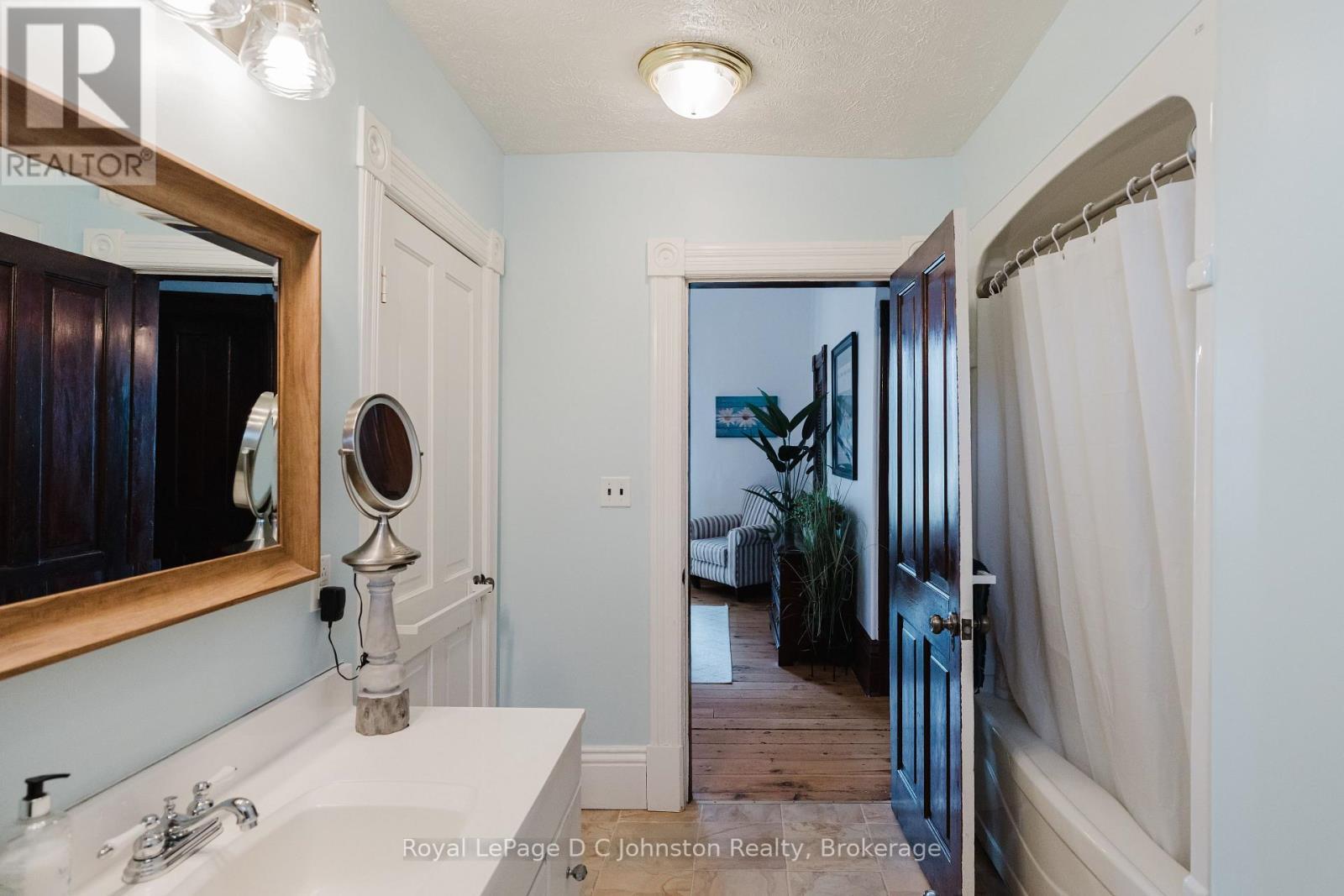 












SW - 83 3RD STREET

,
Arran-Elderslie,




Ontario
N0G1L0

