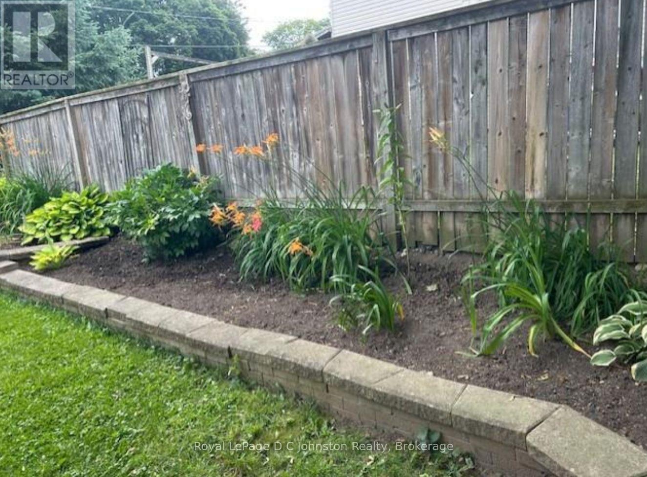 












SW - 83 3RD STREET

,
Arran-Elderslie,




Ontario
N0G1L0

