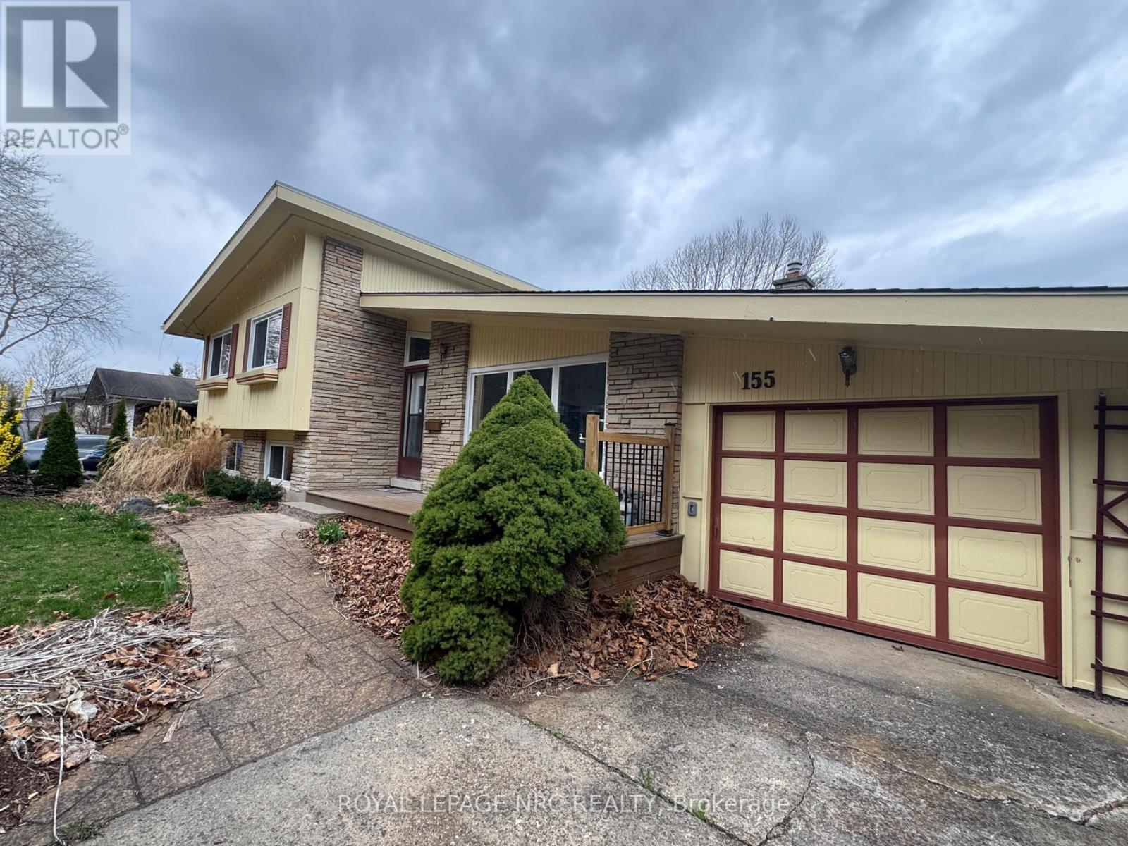 












155 WOODSIDE DRIVE

,
St. Catharines (Glendale/Glenridge),




Ontario
L2T1X5

