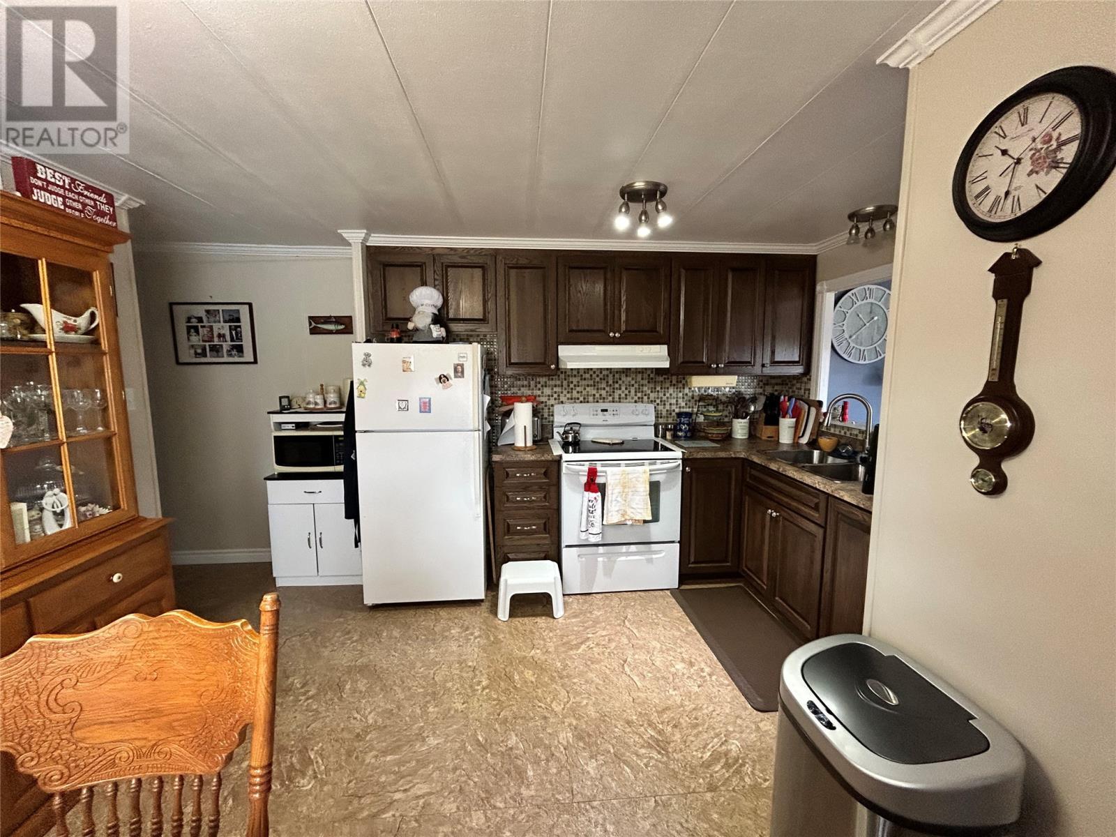 












21 Main Road

,
Cape Ray,




Newfoundland & Labrador
A0N1C0

